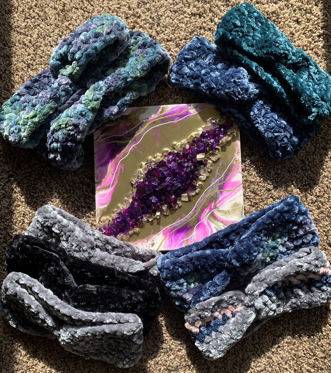All these cozy ear warmers are available and ready to ship. 🍂

First 2 orders get a surprise makeup bag filled with goodies! 🎁

Other colors available! Also available in child size! 😊😊

$15 each 

Peep the beautiful geode from the amazing @careenakeese 😍😍😍