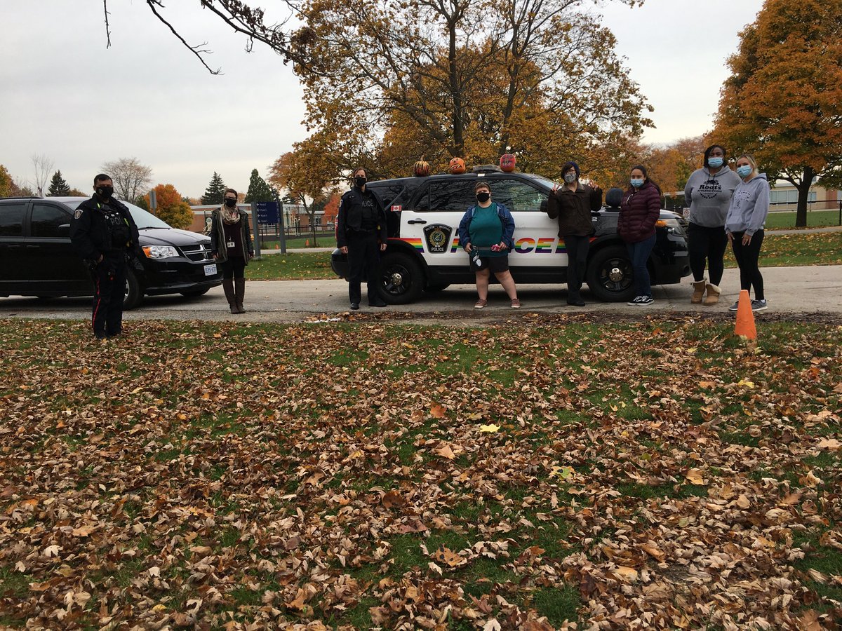 OfficerRob1's tweet photo. Visiting our friends at Bob Rumball House in Milton. With Cst. Singh and Alison from 1-District CMB. #togetherstrong #rumballstrong https://t.co/WldpEvERoR