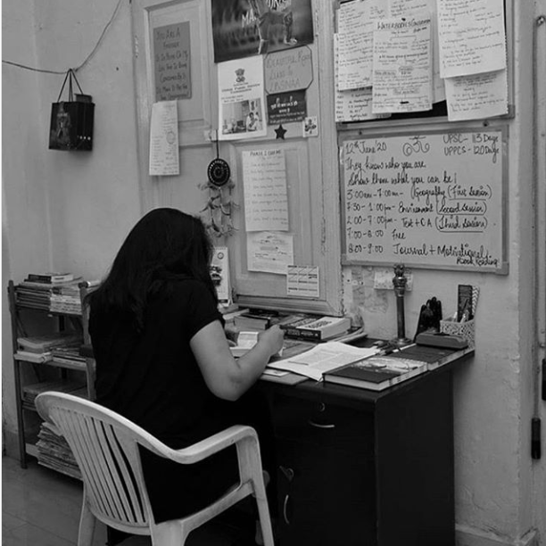 HarimohanIas's tweet photo. What are the dark secrets of the UPSC preparation which no one talks about?
Credit: @upsc.nama
#upsc #civilservices #upscaspirants #upscstudymaterial #upsceverythingnotes #iasofficer #upscgk #upscmotivation ๐ฎ๐ณ #upscguide #upsc #upscforever #upscias #civilservantlife #civil https://t.co/eaUI7sdedI