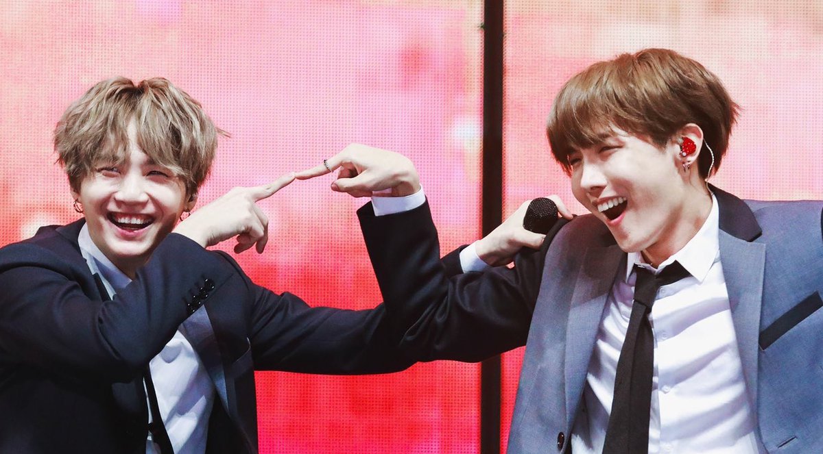 demseokdimple's tweet photo. Yoongi will have Hoseok by his side, he’s going to stay fully charged and smiley 🥺🍊 https://t.co/WYQwFNBkiz