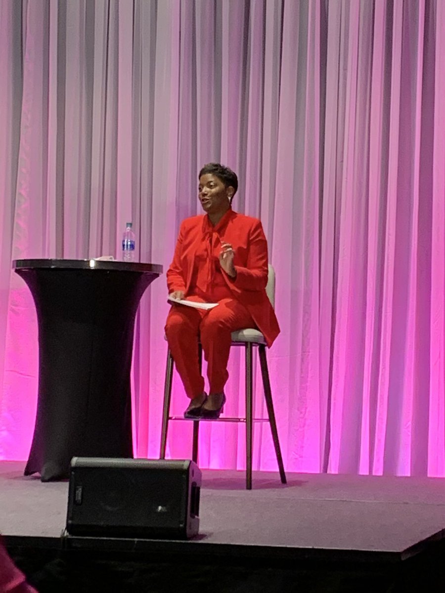 sueschmidl's tweet photo. @NikkiClifton9 speaking at Pink”s Empowerment Event in Atlanta - “understanding that leadership starts with me.”#PINKPowerAlliance
@UPS_Foundation https://t.co/S1PB4UHfnY