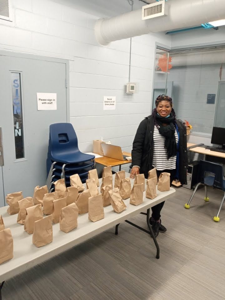 frontlinesto's tweet photo. CALLING ALL YOUTH!🚨Every week Wednesday and Friday we will be in the Falstaff Community Centre between 4:00 p.m to 8:00 p.m. you can expect meals, hygiene kits, and more.🍲👩🏾🍳 #wethenorth #tdot #yyz #gta #yyzeats #the6ix #torontocooks #ontario #yelptoronto #foodiegram https://t.co/kDEoozGYef