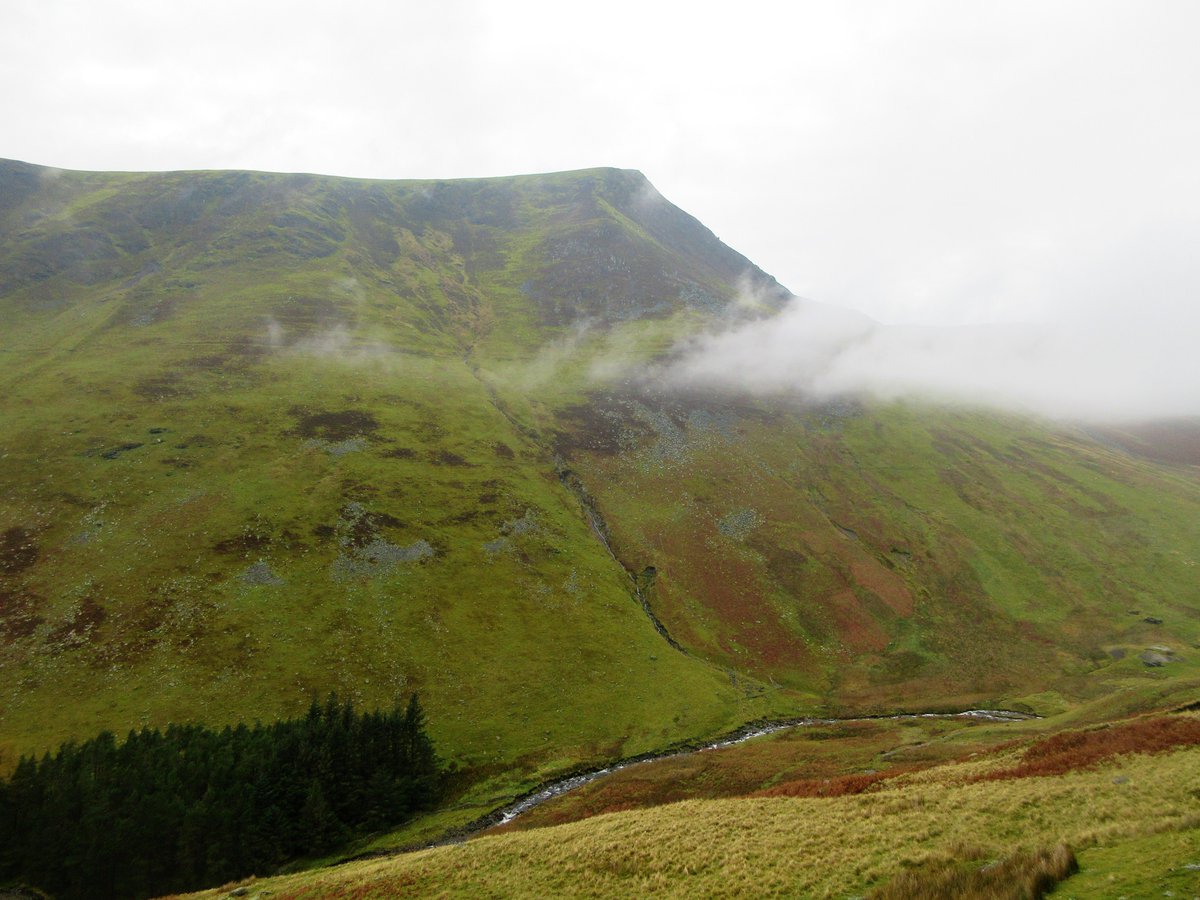 StanLeigh18's tweet photo. Today's walk - Glenderaterra Valley between #Blencathra #LonscaleFell #Latrigg with a lively Glenderaterra Beck
Poor visibility, then gradually cleared
-10am Glenderaterra Beck below
-1125 LonscalePike revealed
-1230 North Western fells view
-1300 Blencathra looking stunning https://t.co/KS1DWdi42Q