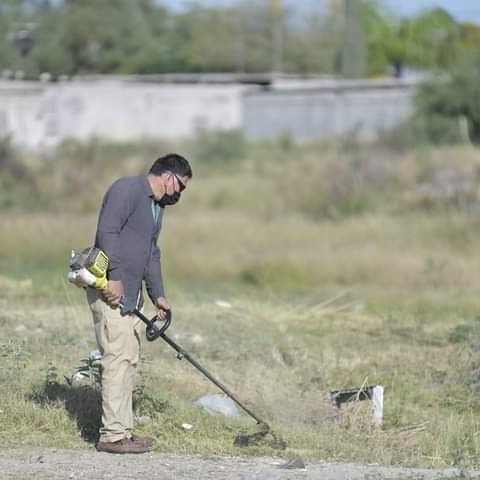 Roberto_dls's tweet photo. Es de suma importancia mantener nuestros arroyos limpios para prevenir inundaciones. Hoy iniciamos el día realizando un recorrido por todo el Arroyo la Hormiga, supervisando los trabajos de limpieza. Ayúdanos a mantenerlos limpios, es para beneficio de todos. https://t.co/Tc4zFK6ill
