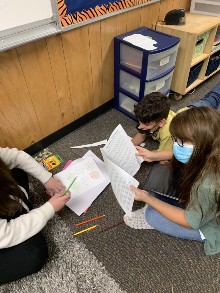 Students creating projects while learning about the powers of the three branches of government. #atascatigers