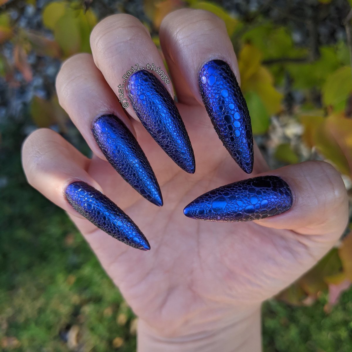 Products I used:
#KiaraSky Prep, Primer, Builder, Medium Stiletto Gelly Tips
#IBD Clear #HardGel
#PrincessNailSupply 4-in-1 Bond, Base Gel, Chrome Powder #08
#Makartt Gel Top Coat
#Softsoap Crisp Cucumber &amp; Melon hand soap

See my IG post for more details

instagram.com/p/CHQfAR1DNw-/…