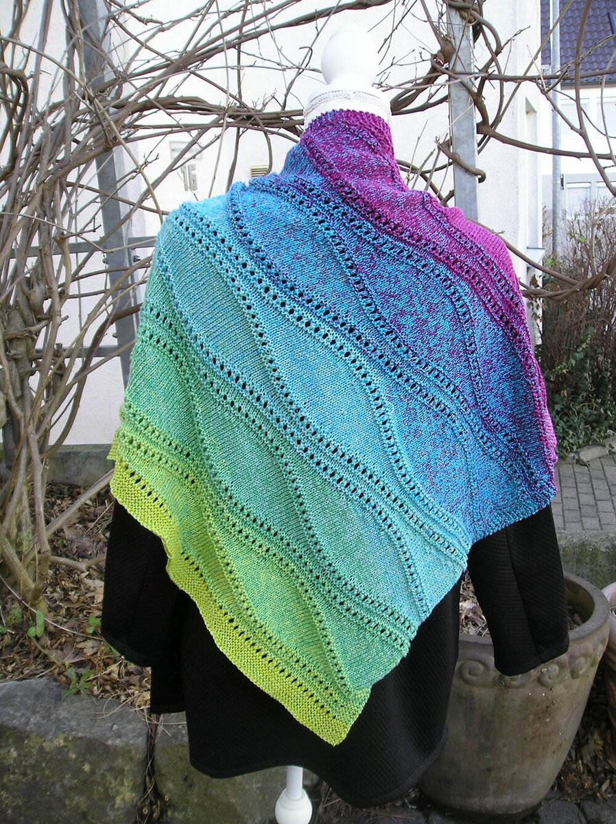 Crazy_Patterns's tweet photo. Strickanleitung Dreieckstuch "Night & Day"
https://t.co/0n4Jjfheni
#anleitung #tuch #Strickanleitung #Dreieckstuch #Lochmuster #farbverlaufsgarn #crazypatterns #stricken https://t.co/SG9qHd1QWV