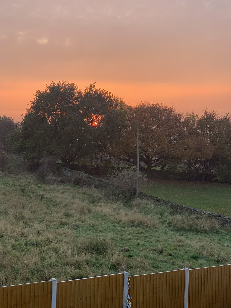 daniellebhalla's tweet photo. @GemmaThomason1 Snap! Gorgeous evening x https://t.co/wCDwDAnfRO
