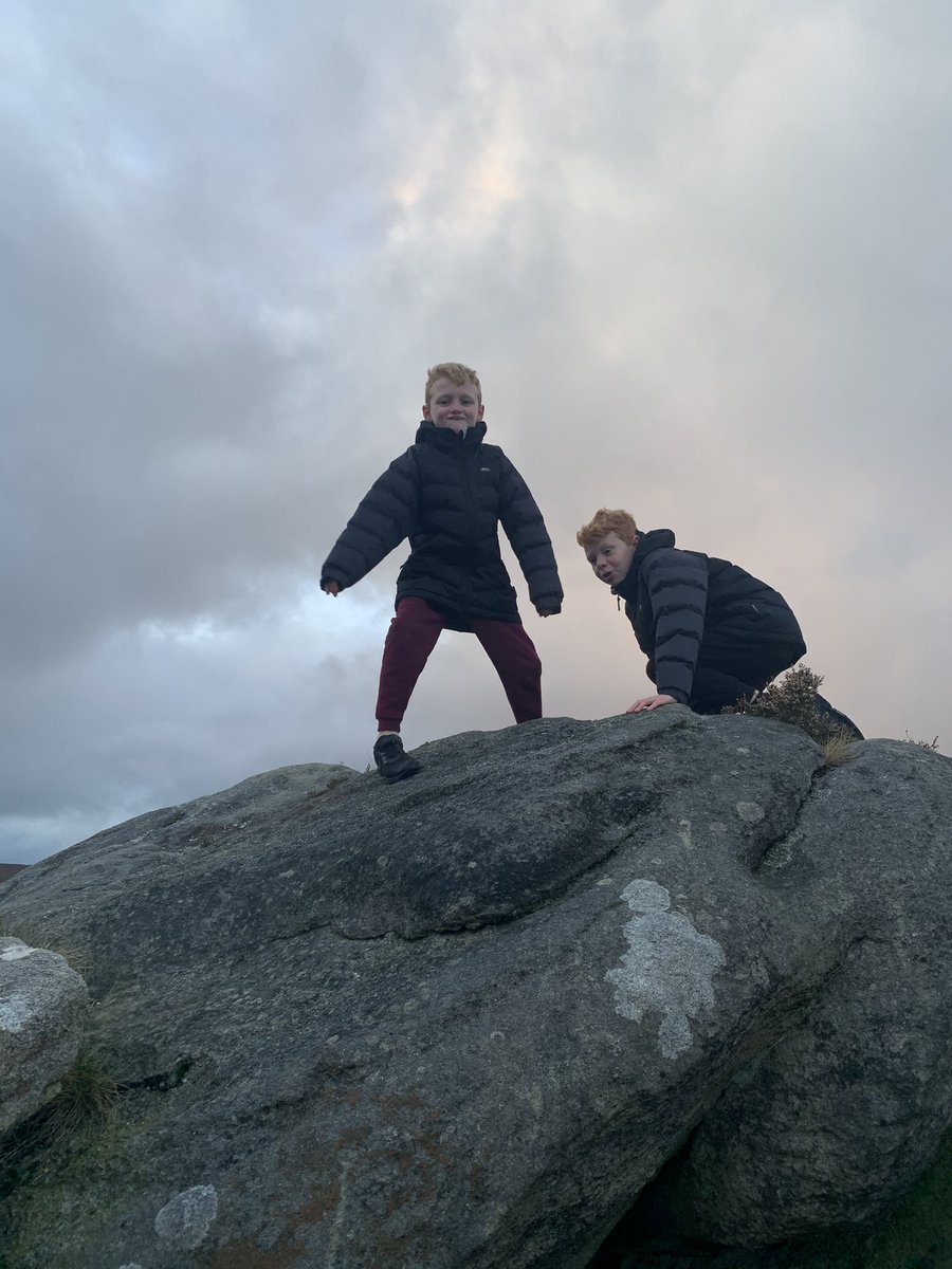 rachelreadingEY's tweet photo. Burning off some steam climbing some huge rocks in the Peak District @MissHowdenC14 @miss_hipwell https://t.co/uZX6QnOBtU