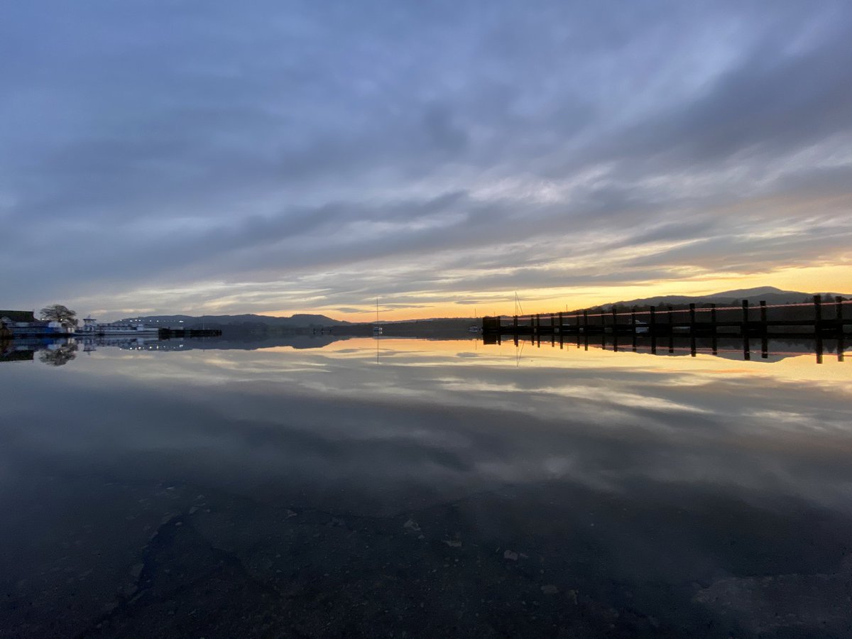 Stunning sunset over a very calm and quite Lake Windermere tonight #Cumbria #lakedistrict #lockdown