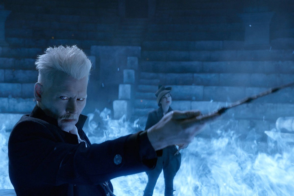 RT si piensas que Warner Bros ha despedido injustamente a Johnny Depp. Que le llegue el apoyo de los fans. #JusticeForJohnnyDepp