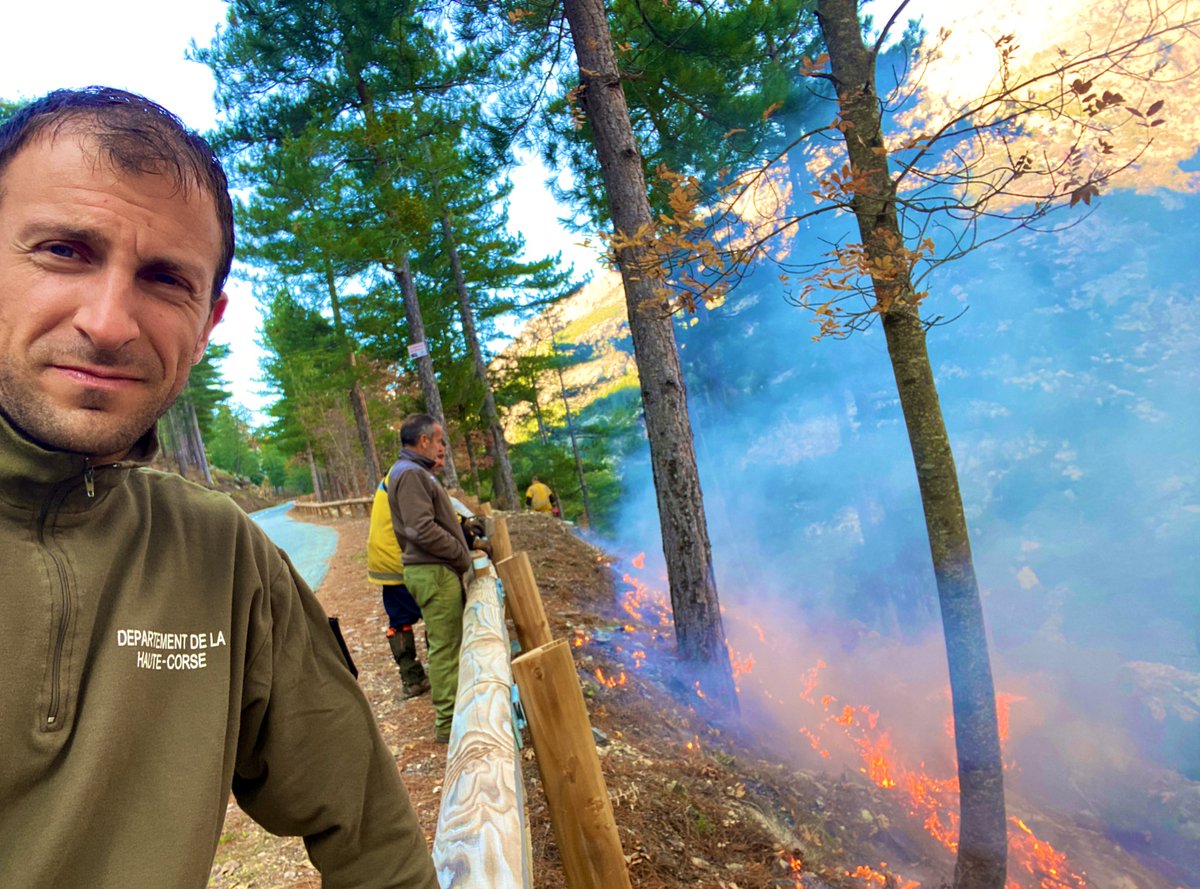 anthony_teramo's tweet image. Brûlage dirigé per oghje pour préserver nos montagnes d’un éventuel départ de feu. Une technique au bénéfice de la prévention des incendies de forêt.

#forsap #ascu #dfci