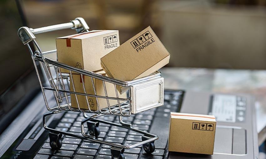 ademe's tweet photo. 💡[#LeSaviezVous]
🤯31% des achats réalisés en ligne 🖥️ sont impulsifs ou liés à une promotion !
➡️ Pr éviter la #surconsommation, prenons le temps de réfléchir avant de commander.😉
+ de conseils sur #AGIR de l’@ademe pr un #ecommerce plus responsable 👉 https://t.co/6JWX1xES46 https://t.co/G6ORPKdxSm