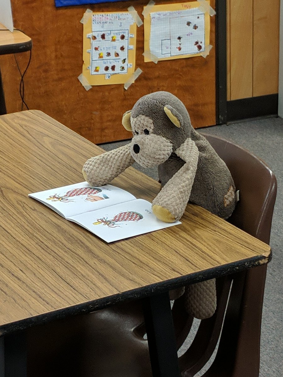 Leah_Erickson82's tweet photo. #FES2020 
My students go bananas for reading! https://t.co/nvo9jicXAn
