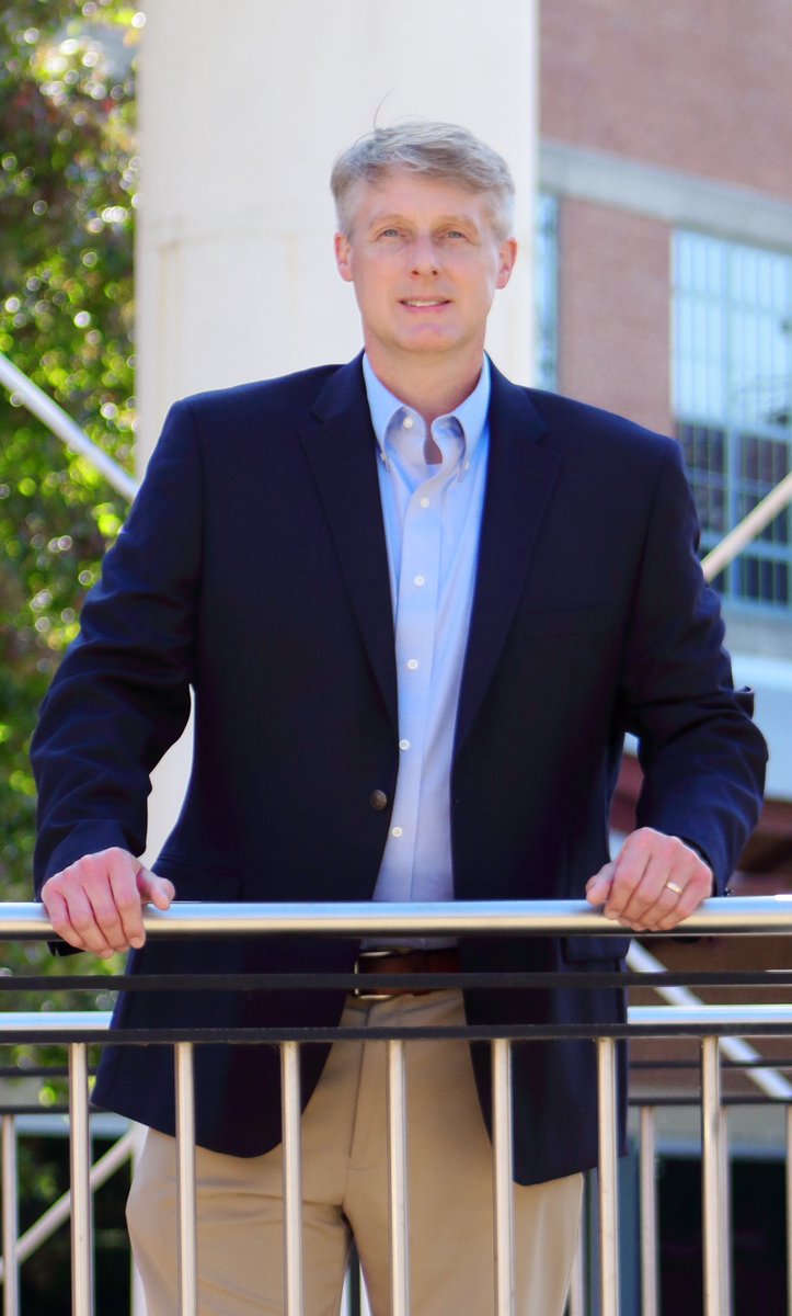 cristoreyrt's tweet photo. Meet our Corporate Work Study Director, Mr. Roger Reed! Visit https://t.co/9HnVk2Gq6O to learn more! @CristoRey #NCEA #CelebrateCristoRey #CristoReyProud #catholicschoolsmatter #CorporateWorkStudy https://t.co/oyJewxCy8T
