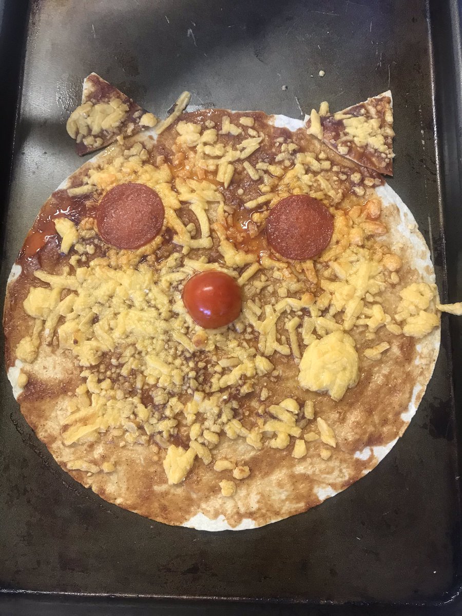StMachar_HE's tweet photo. S3 pupils have been learning about babies and toddlers diets. This week they made healthy pizzas. 👏🏻😻@stmacharacademy https://t.co/xPWPNHO85s