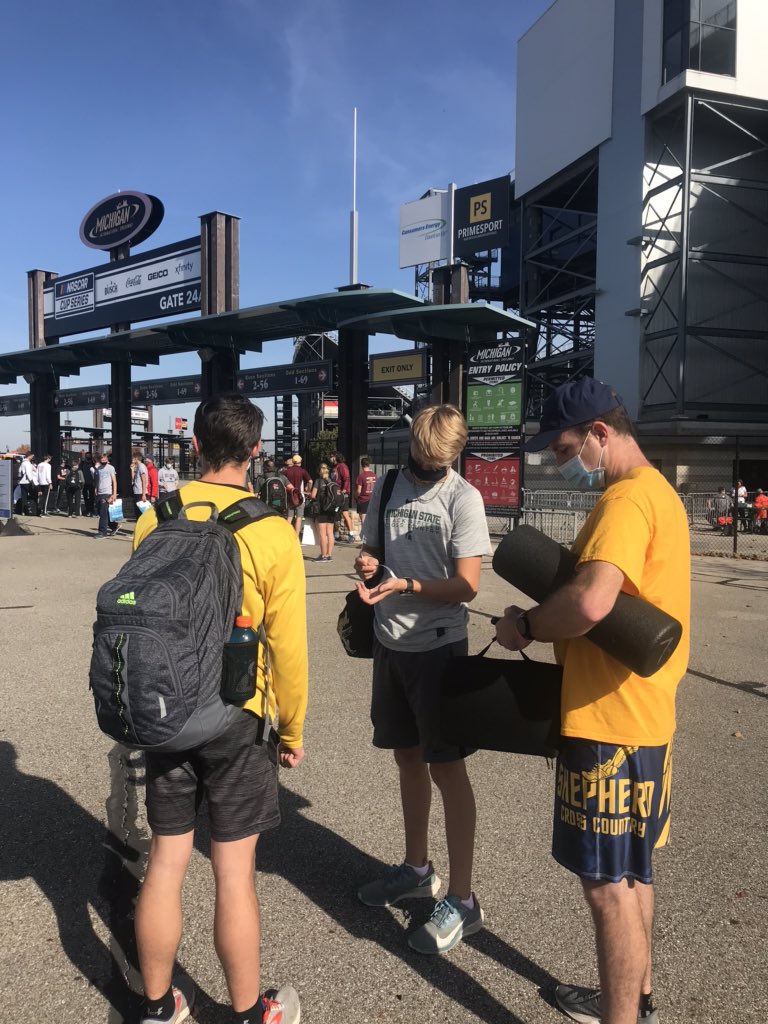 coachcahoon's tweet photo. Friday....D2.....70 degrees......2 races instead of 1......Empty course......   Normal for 2020!  The boys are ready to rock!  @SHSTrackandXC https://t.co/O24nGwwV5p