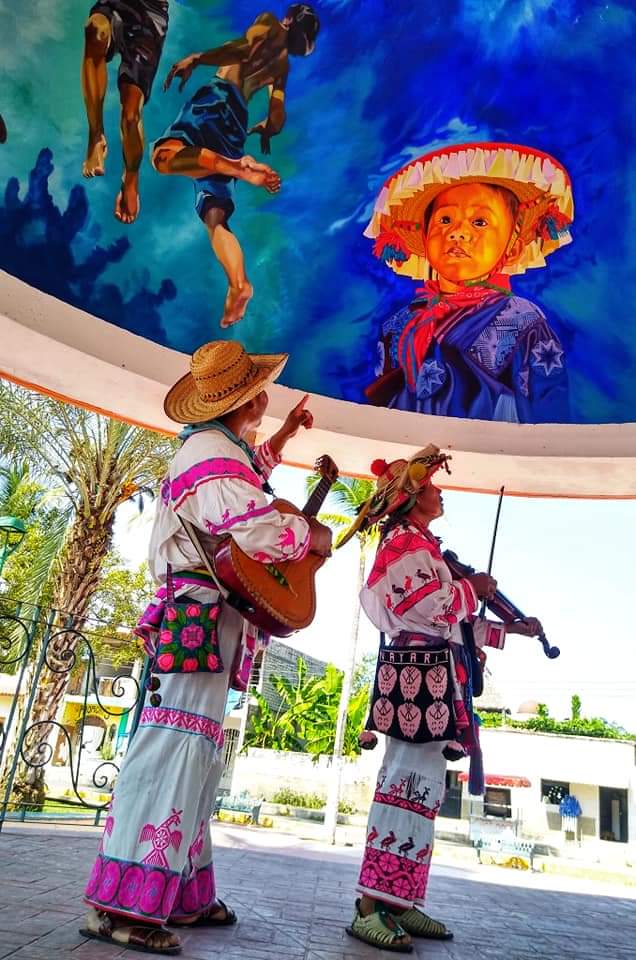 MexicoEnRuta's tweet photo. Con bello colorido la plaza ubicada en la Peñita de Jaltemba #Nayarit, donde su Kiosko es una obra de arte

Apreciemos el arte ♥️

📷 galería bauti https://t.co/TZRmQLVJma