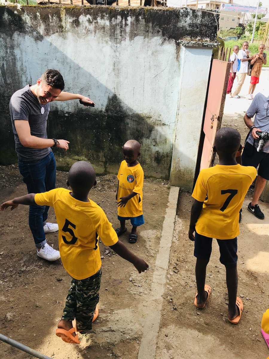 MaholaOng's tweet photo. Il y a 1 an, jour pour jour, toute l’équipe de Mahola s’envolait pour Douala afin d’apporter une aide médicale auprès d’enfants d’orphelinats. L’aventure ne s’arrête pas là... de jolis projets en perspective qui nous réuniront à nouveau bientôt ! #ensemble #solidarite 😊 https://t.co/EVlimxbnBp