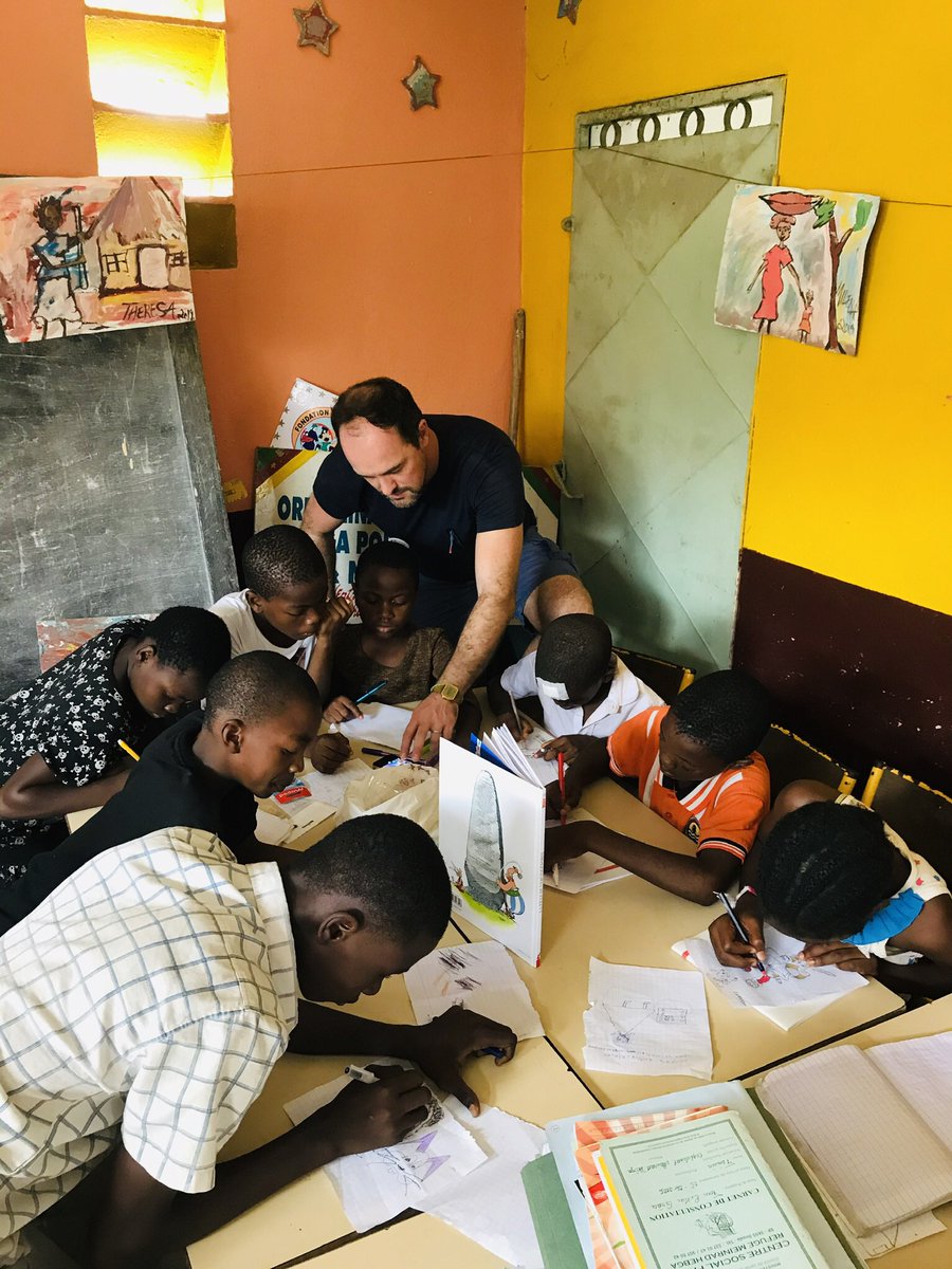 MaholaOng's tweet photo. Il y a 1 an, jour pour jour, toute l’équipe de Mahola s’envolait pour Douala afin d’apporter une aide médicale auprès d’enfants d’orphelinats. L’aventure ne s’arrête pas là... de jolis projets en perspective qui nous réuniront à nouveau bientôt ! #ensemble #solidarite 😊 https://t.co/EVlimxbnBp