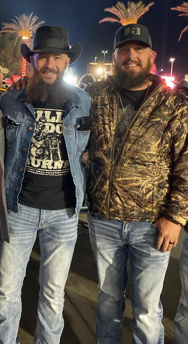 CodyJinksMusic's tweet photo. Today's episode of #ACoupleInWithCodyJinks: We met Bobby Robinson through our friend #AndrewCashner a couple years ago. He’s built his family run businesses #StackinBills from the ground up and I love the way he sees life and businesses. Enjoy. https://t.co/lnNmeWge9p https://t.co/2va6lwKLHJ