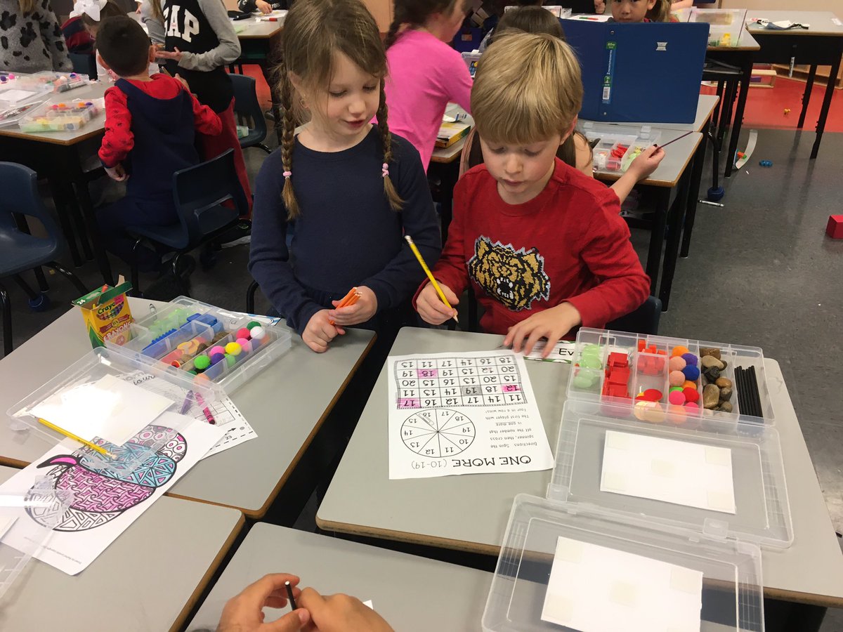 MmeMacG's tweet photo. Using our Math kits to play a game showing “un de plus BINGO” (one more BINGO). https://t.co/fWYSIT9wyy