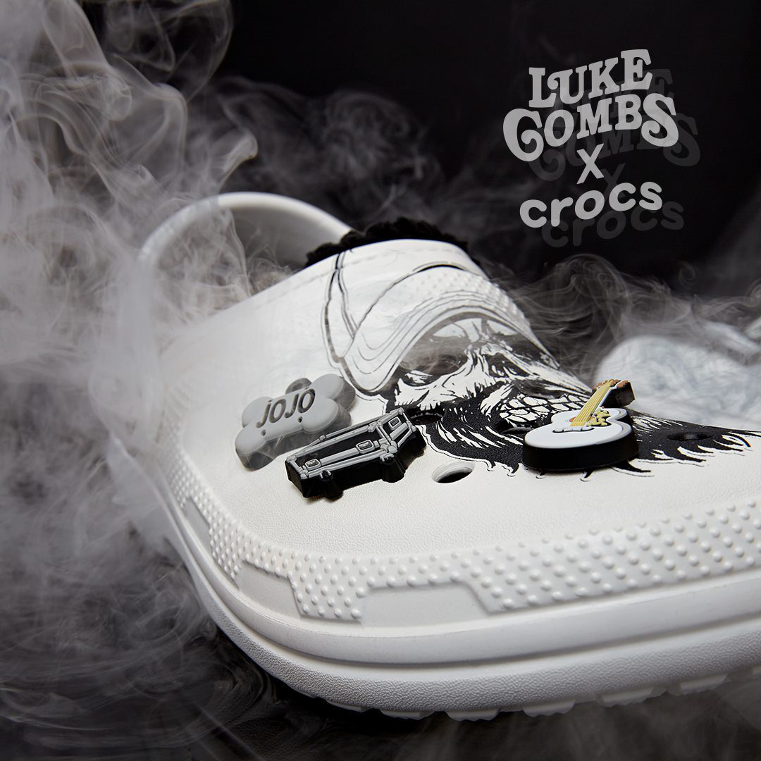 Here for a limited time and available exclusively on Amazon Fashion first! The @lukecombs x @Crocs Classic Lined Clog is here! Click this link to discover more. amzn.to/2I1WTqS