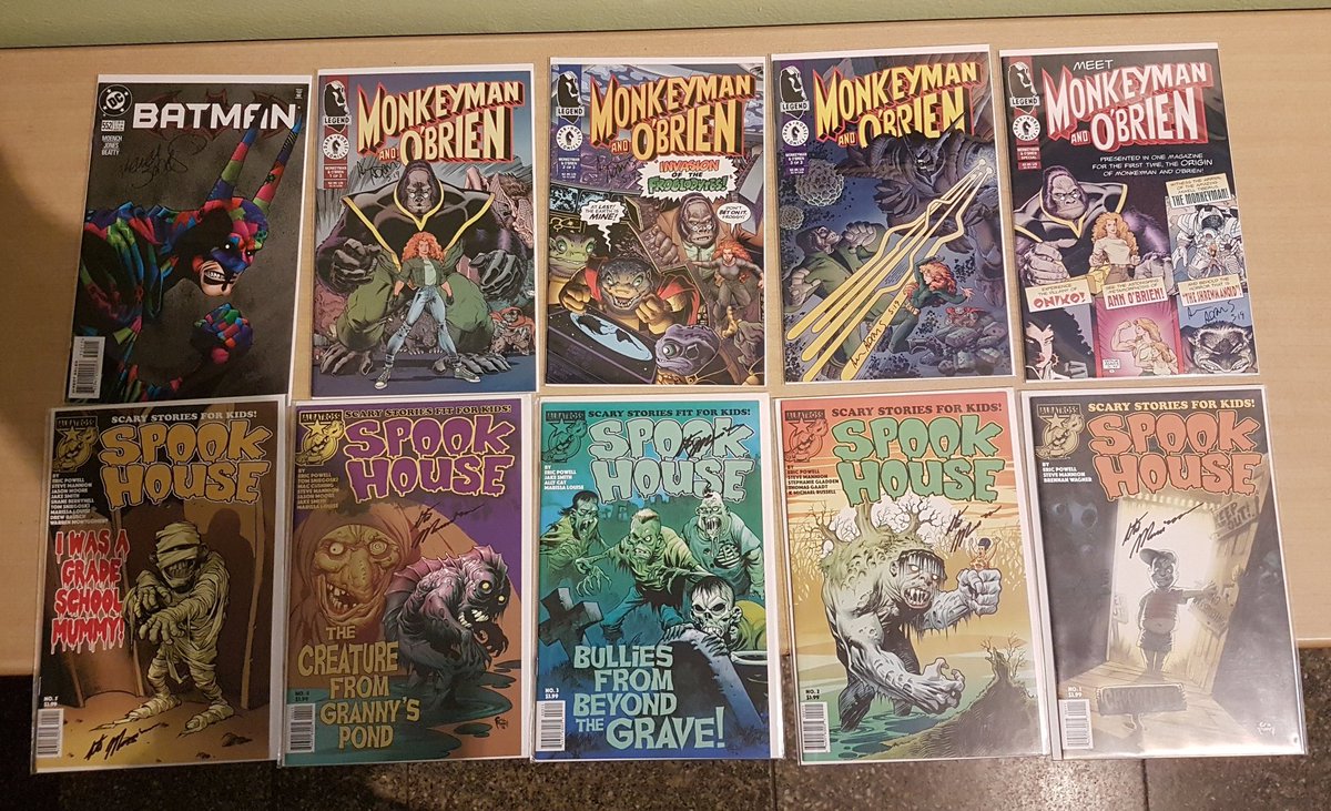Crossbones1970's tweet photo. Ältere Comics sind auch mal wieder in die Sammlung gekommen. Die obere Reihe ist signiert von Art Adams (Monkeyman and Obrien) und Kelley Jones (Batman) https://t.co/T6E4cFVERi