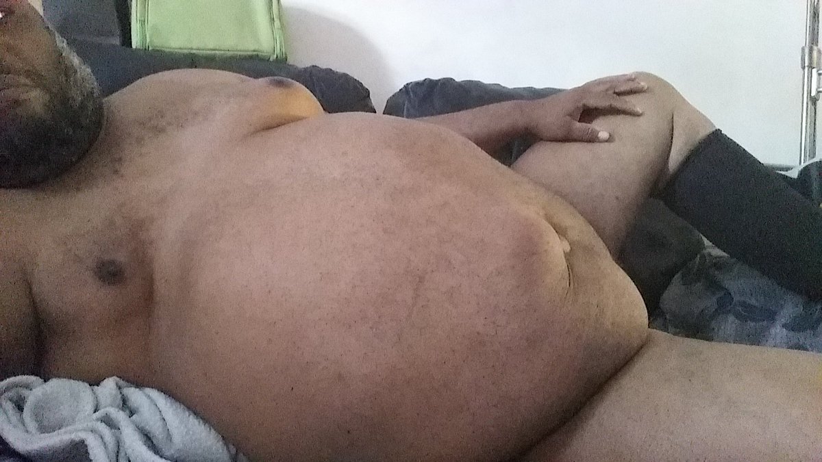 BearMcgeorge's tweet photo. Lazy Friday
#blackchub #Chubby #bodypositivity #sexychubby #sexybear #bearfetish #chub #chocolatebear #chubsofinstagram #bearchubby #bearhot #chubbyhot #beardaddy #chunkymen #bellyfetish https://t.co/Q6NNNUNmzw