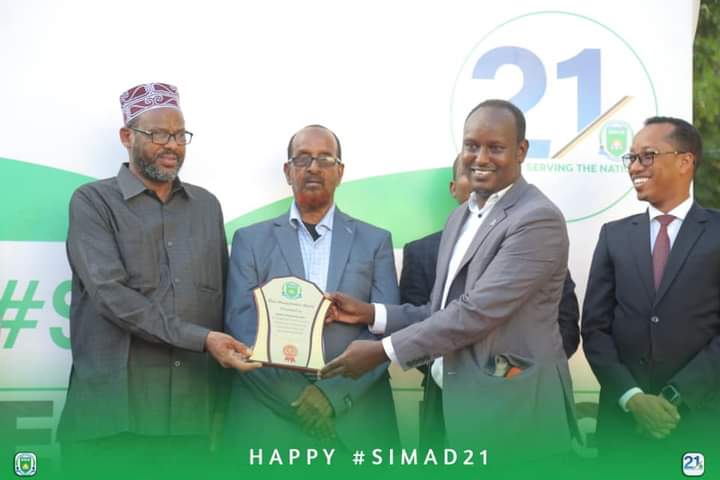 SIMADUniversity's tweet photo. Congratulations👍! Best Administrative Award of the Year 2020, Mr. Abukar Hassan Hussein. SIMAD Univesity recognizes you superior performance in promoting the University's image to its fullest potential. #SIMAD21 https://t.co/7kIm1hEwdh