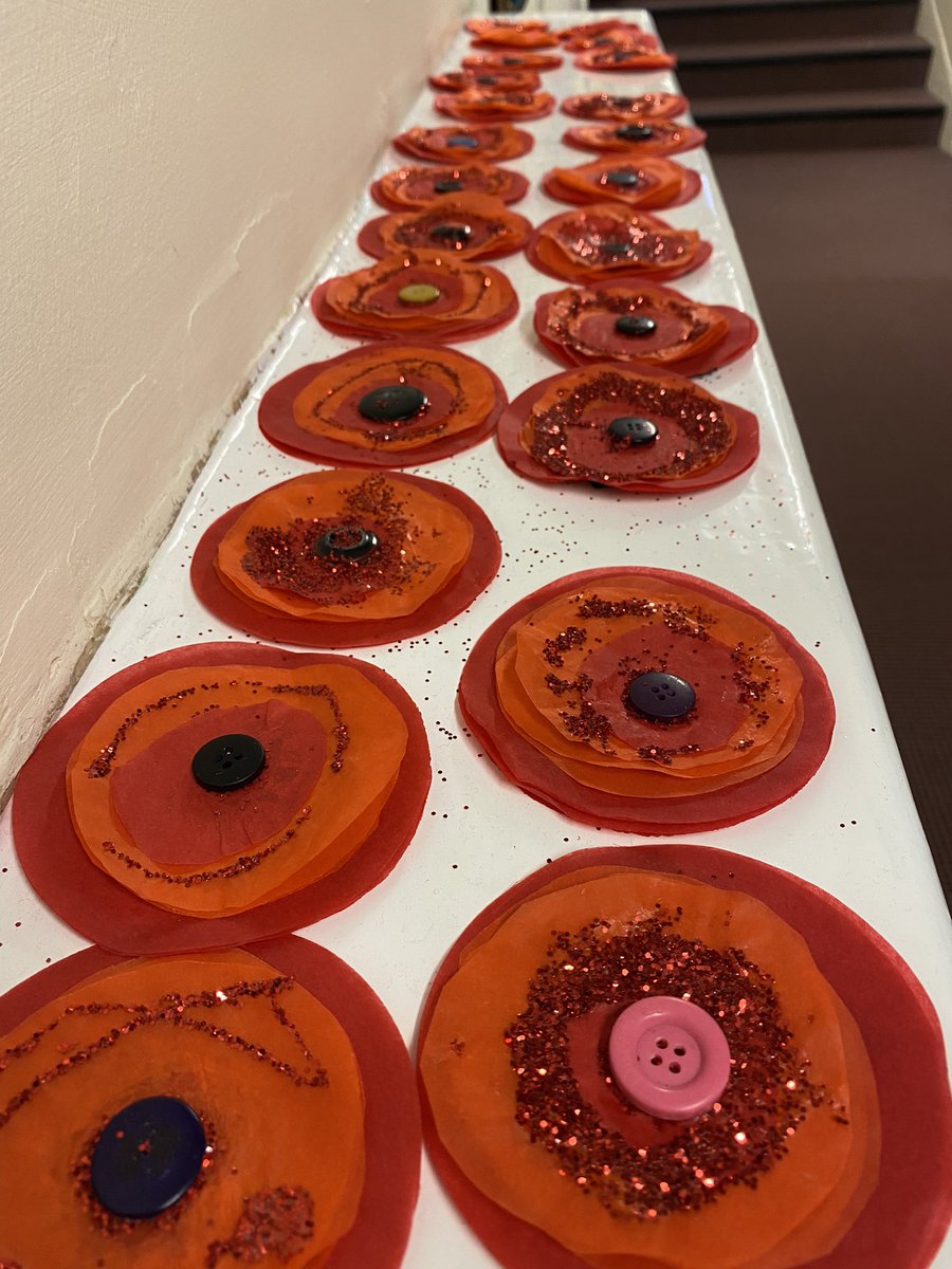 TAS4L's tweet photo. However you choose to remember ... don’t forget to #Remember #RemembranceSunday #Poppies #FishburnPrimary #PrimarySchools https://t.co/IWKJJFY2Zv