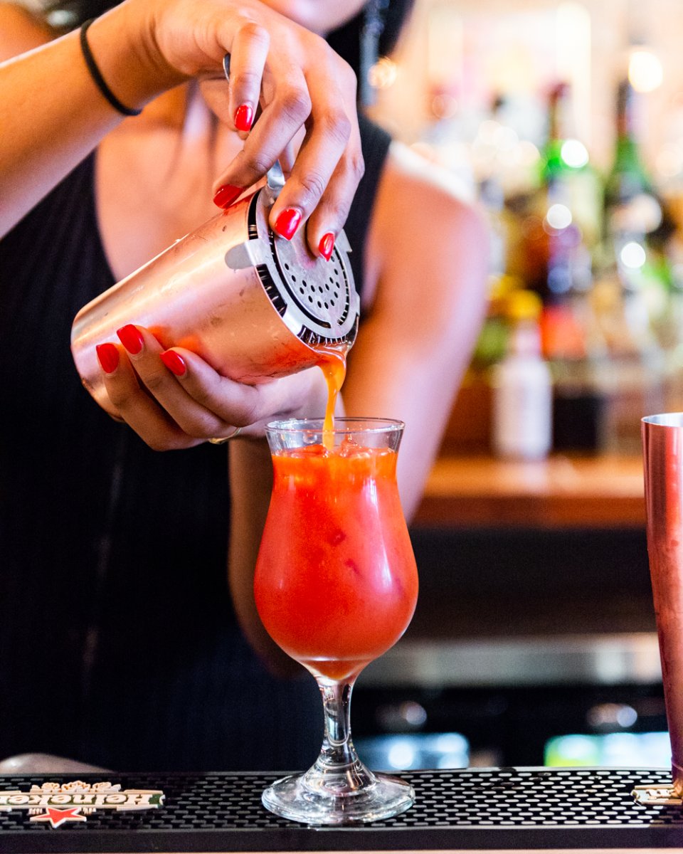 bk9nyc's tweet photo. Waiting for your entrée? Sipping on one of our cocktails is a most refreshing way to pass the time! https://t.co/X7KDoHQUCi