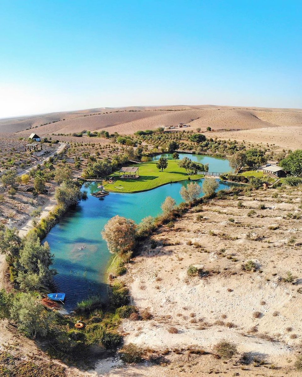 pedrolarad's tweet photo. It's known as the Fountain of Youth and is a mind-blowing oasis in the Negev Desert. Another wonder of #Israel! ❤🇮🇱 

📸 Thanks to Vitalik Talbin (vitalik_talbin on Instagram) for the beautiful photo. https://t.co/kZBNe4gm1r