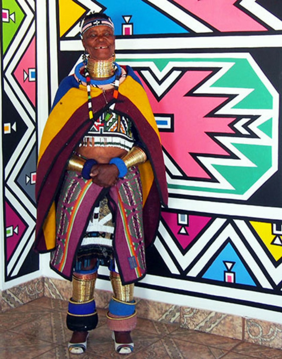 MissBrown_CPS's tweet photo. 6RG have had a great start to our African Art topic, comparing the artists Angu Walters and Esther Mahlangu. Today they looked at some colour theory and experimented with complementary, harmonious and monotonous colours. #Y6 #ks2art https://t.co/AbkM0E3miV