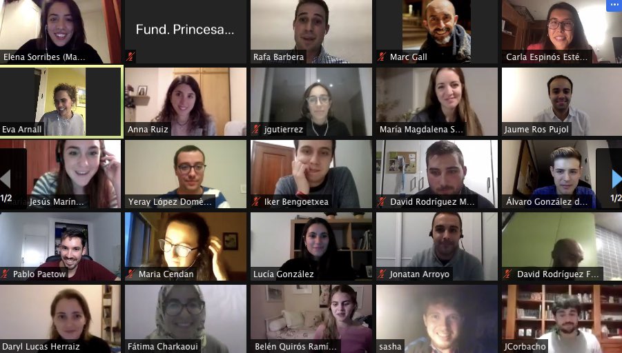 FPdGi's tweet photo. Esta tarde también ha empezado una nueva edición del #CampusFPdGi 👩🏻‍💻🧑🏻‍💻
Una nueva generación de líderes aprenden habilidades para ser capaces de guiar y orientar a equipos y organizaciones 👍 
Con @PalacinMaria y @SorribesElena https://t.co/R3iQEOwnhy