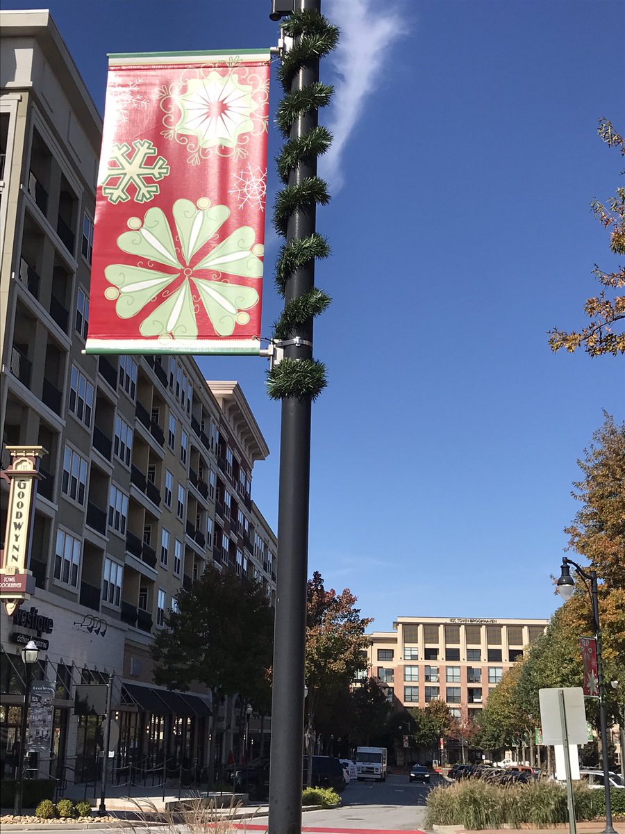 Town Brookhaven tweet media