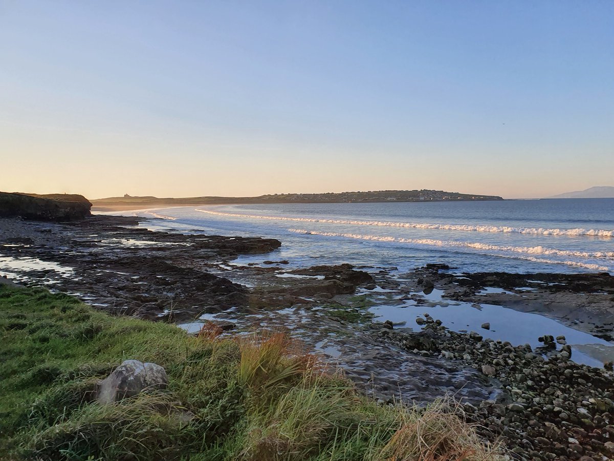lyn_foley's tweet photo. Dsy 311 part 2 of #100daysofwalking #365daysofwalking #walkingthroughthecrisis #WalkingThroughLockdown2 #5kmfromhome #Sligo #Ireland #WildAtlanticWay 
#mermaidscove #bunduffbeach #mullaghmore #sunset #Donegal #hillsofDonegal https://t.co/jQz0Tkyxpz