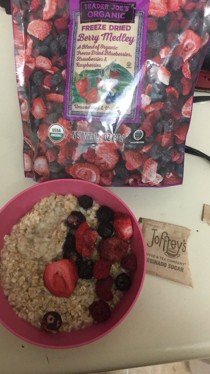 maggie_avocado's tweet photo. Day One! Breakfast! Gerard had oatmeal with Almond Milk, Freeze Dried Berries and Raw Sugar(packets were taken from anytime we visit Disney🤣) and for us we had turkey, cheese and egg cups with Kale, Spinach and chard. https://t.co/PpDnyBgISS