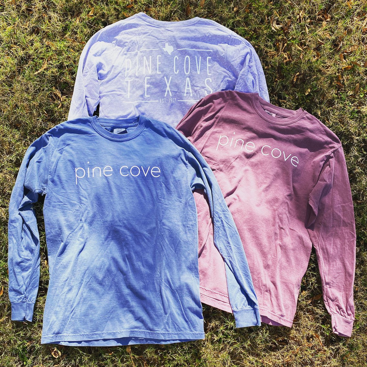 FRIDAY FLASH SALE!! 
We put these guys on sale for $12.99 for today only! Link in the bio! 

#thisispinecove #longsleeveshirt #colderweather #pinecove