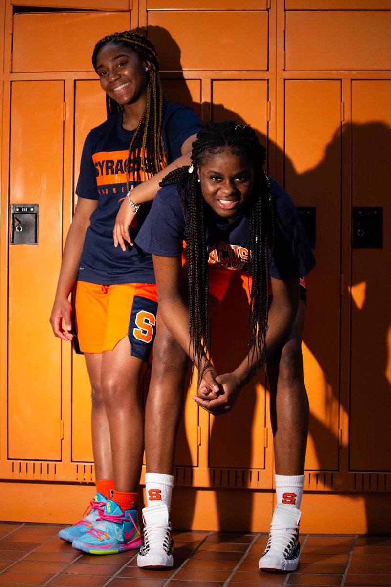 DrewEbanks's tweet photo. ON POINT: Attn MEDIA Shayeann Day-Wilson &amp; Latasha Lattimore Syracuse Signing Day Wed November 11 https://t.co/XCP6jjjtvb 
@RoyalCrownWBB @cuseWBB @CoachQatSU @sisterskeeperto #royalcrownacademicschool #ladyballers #shayeanndaywilson #latashalattimore #onpoint 📷: @C0URTSIGHT https://t.co/mij7RNy6Zm