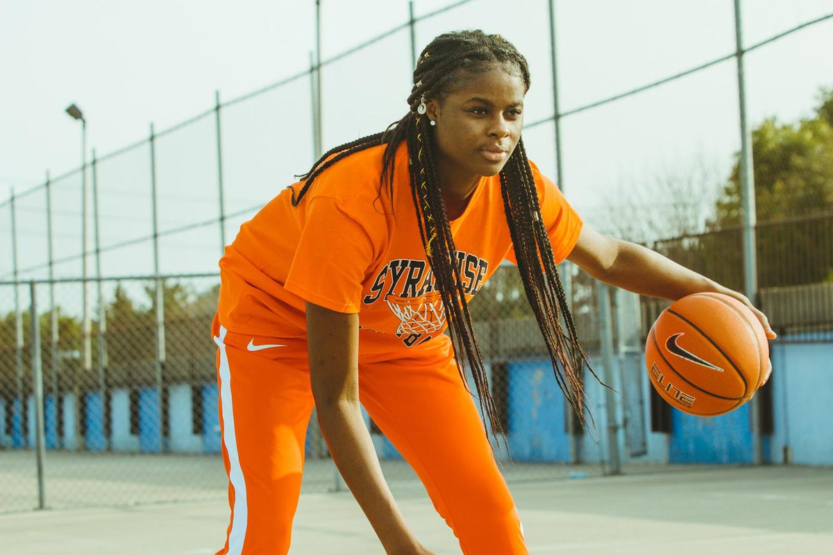 DrewEbanks's tweet photo. ON POINT: Attn MEDIA Shayeann Day-Wilson &amp; Latasha Lattimore Syracuse Signing Day Wed November 11 https://t.co/XCP6jjjtvb 
@RoyalCrownWBB @cuseWBB @CoachQatSU @sisterskeeperto #royalcrownacademicschool #ladyballers #shayeanndaywilson #latashalattimore #onpoint 📷: @C0URTSIGHT https://t.co/mij7RNy6Zm