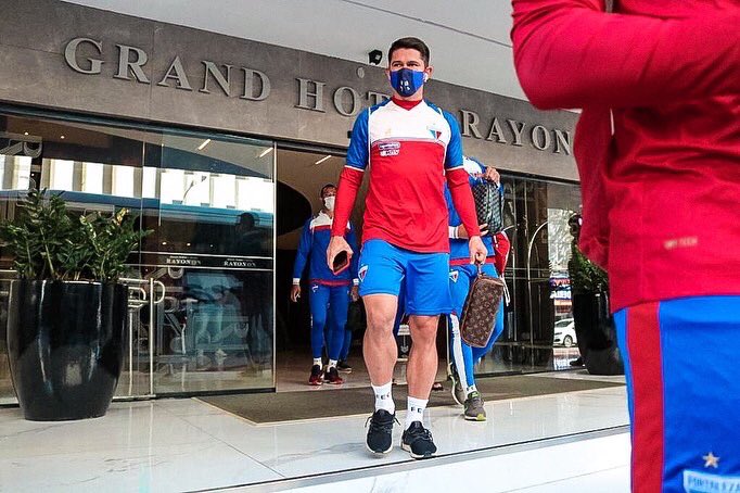 FortalezaEC's tweet photo. Bora pro último treino antes do duelo de amanhã. 👊🏼🦁

📸: Dudu Oliveira #FortalezaEC #TimeDeLeões https://t.co/q9BH170Q2B