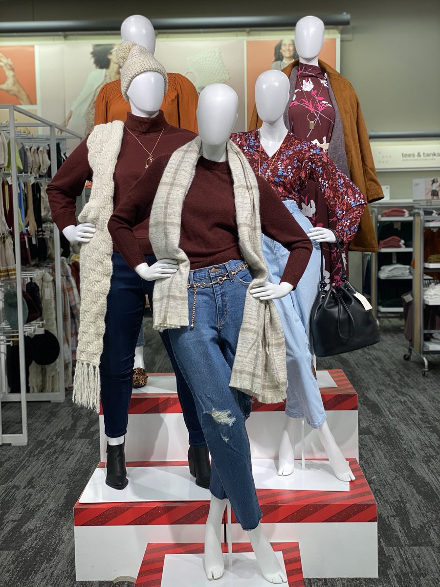 stocktonlori's tweet photo. Fall wear 🍁 #nailedit #targetstyle #0993 https://t.co/vCIjg3JUDU