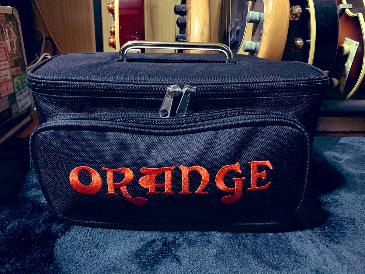 AKIMSE6's tweet photo. ついに〜〜!!
Orange Terror Bass 届いたど〜〜!!
こんな時間のツイだけど
ちゃんと金曜の午前中に届きました!
ん〜〜!!良い感じ!!!
#Orange
#TerrorBass
#ベースアンプ https://t.co/gnKWMEwiD4