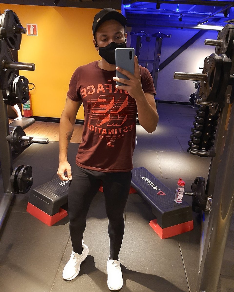 GuihMenegatti's tweet photo. Legday 💪🏾🦵🏽🍑
.
.
.
#EsmagaQueCresce #XôFrango #LegDayWorkOuts #VidaSaudavel #Fitnes #SmartFit #SmartFitAlunos #SmartFit2020 #NegroRJ #NegrosLindos #BoyRJ #MeninoDoRJ #GarotoRJ #HomemDeLegging #Brasil #RioDeJaneiro #RJ #Errojota #Laranjeiras #RJ #Errojota https://t.co/BgqTFQeqVO