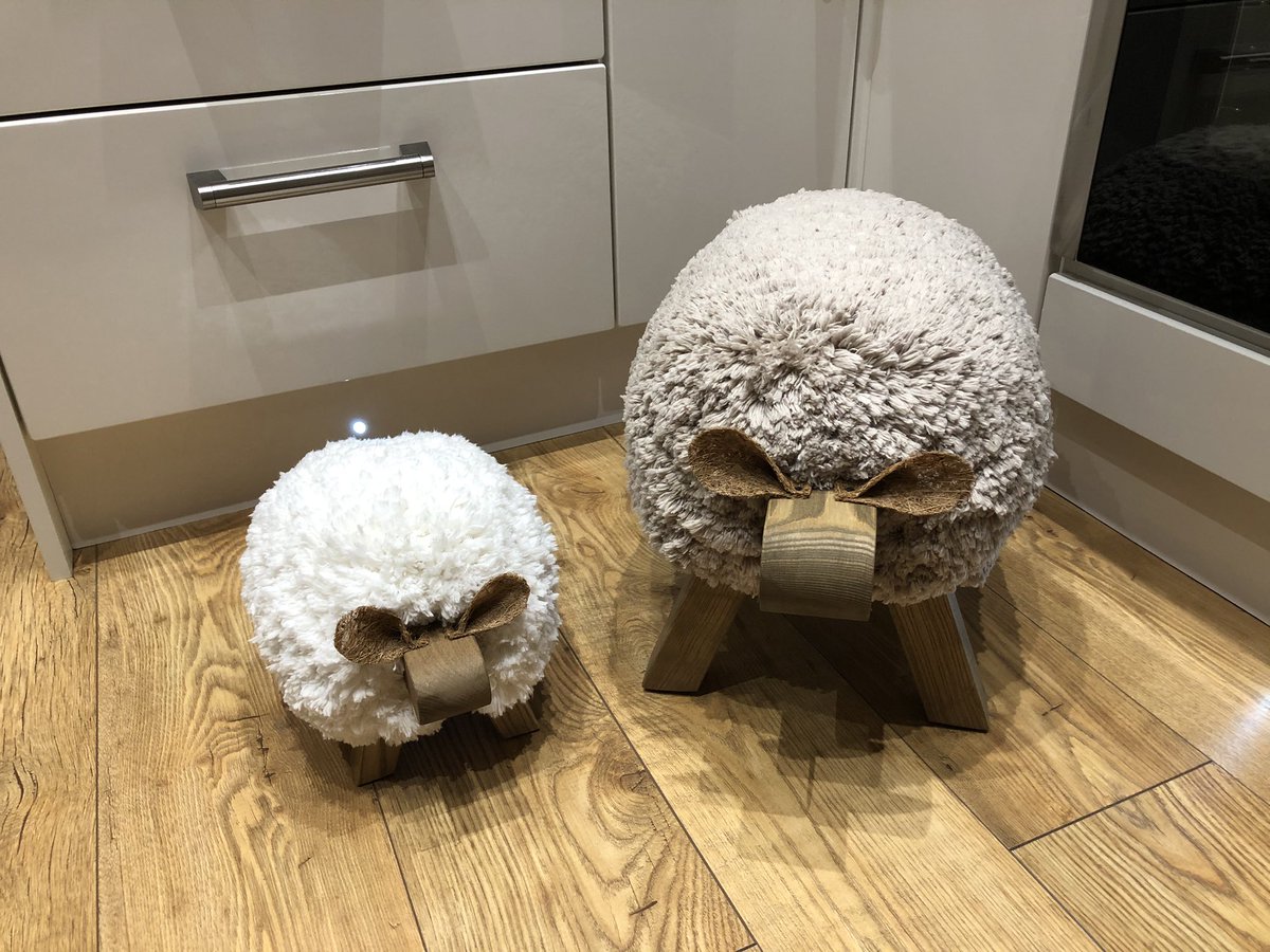 FarmFootstools's tweet photo. More options available for the perfect Christmas present for that perfect partner, parent, child or friend!!!! Delivered anywhere in the UK. Please contact us via Facebook, https://t.co/fDf6S1osm6 or DM message. 🐑🎄🎅🏼🎁 https://t.co/n1WZo1bu8W