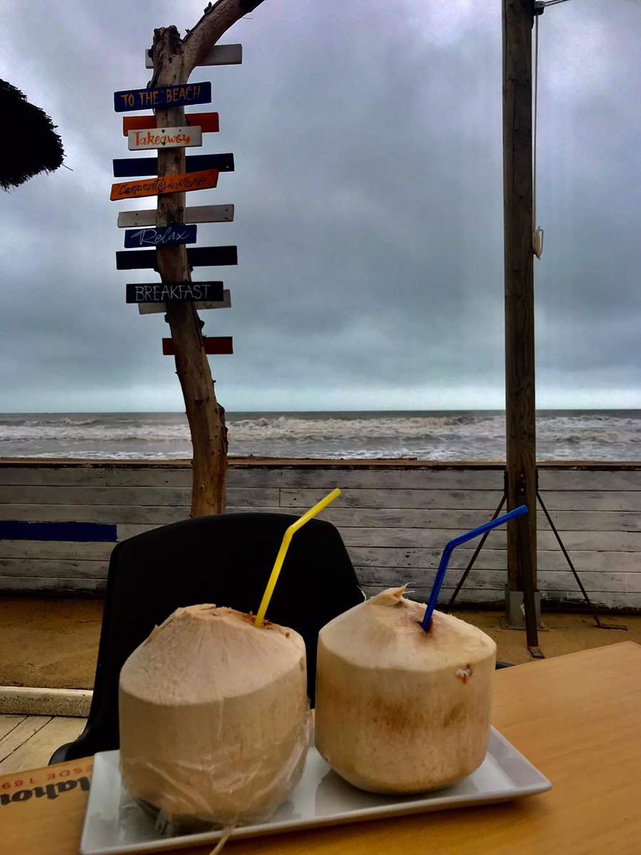 CampingDidota's tweet photo. Con el mal tiempo 🌨🌧☔️pensamos y probamos nuevas recetas para el 😎🌞☀️buen tiempo.
#cocowilson #oropesadelmar #recetassaludables #didotabeach #chiringuito #castellon https://t.co/J5qzRM5Mmh