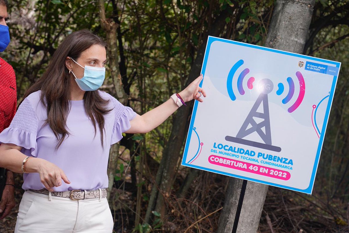 karenabudi's tweet photo. Como señal de pacto por la conectividad, se instaló la antena de cobertura 4G, una evolución de las comunicaciones móviles en la región. Gracias a la #LeyTIC, los cundinamarqueses podrán disfrutar los beneficios del Internet de banda ancha. #CundinamarcaConectado https://t.co/UVylusBpP5