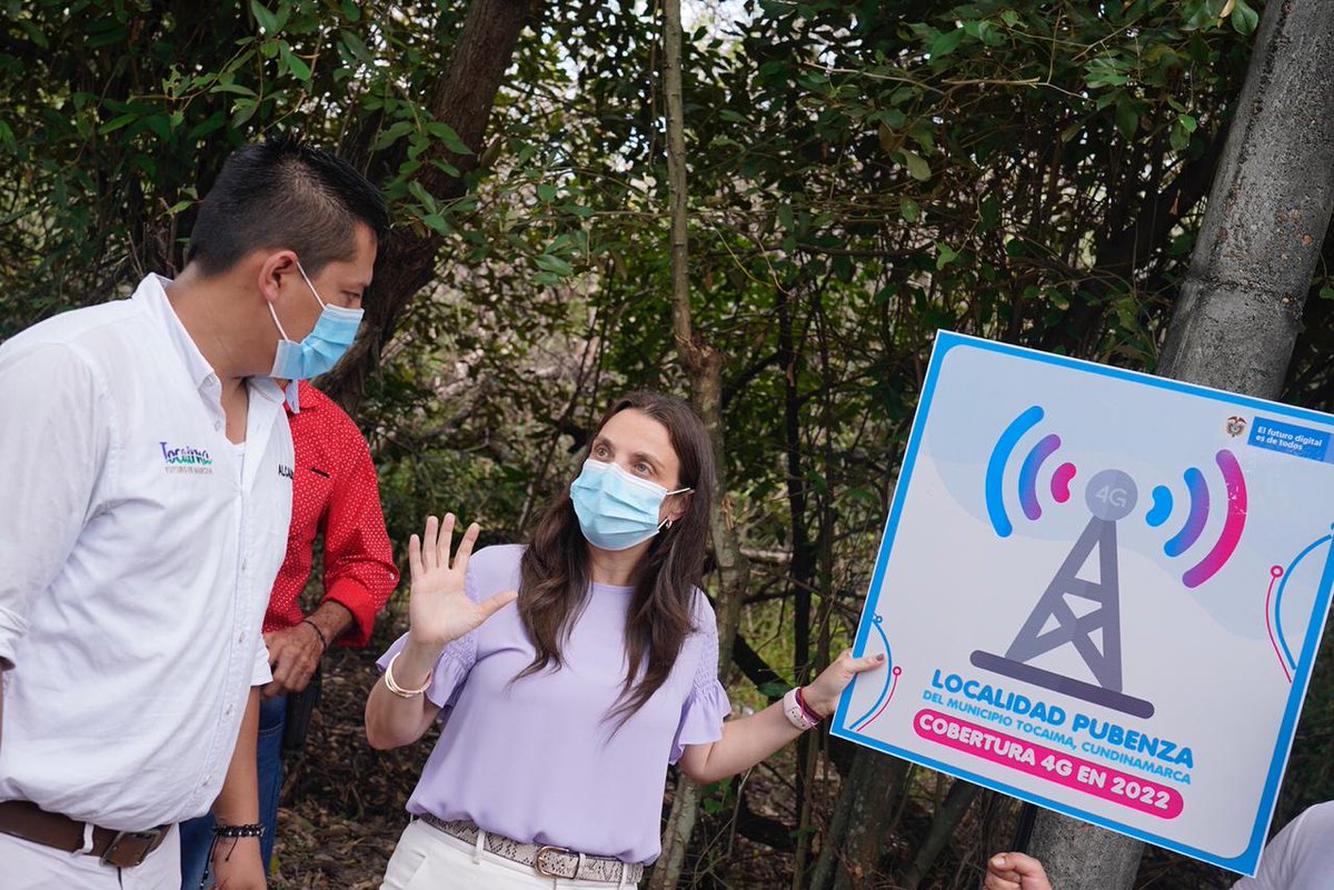 karenabudi's tweet photo. Como señal de pacto por la conectividad, se instaló la antena de cobertura 4G, una evolución de las comunicaciones móviles en la región. Gracias a la #LeyTIC, los cundinamarqueses podrán disfrutar los beneficios del Internet de banda ancha. #CundinamarcaConectado https://t.co/UVylusBpP5