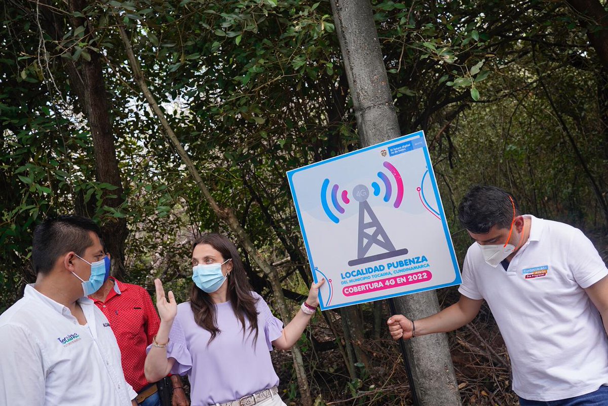 karenabudi's tweet photo. Como señal de pacto por la conectividad, se instaló la antena de cobertura 4G, una evolución de las comunicaciones móviles en la región. Gracias a la #LeyTIC, los cundinamarqueses podrán disfrutar los beneficios del Internet de banda ancha. #CundinamarcaConectado https://t.co/UVylusBpP5